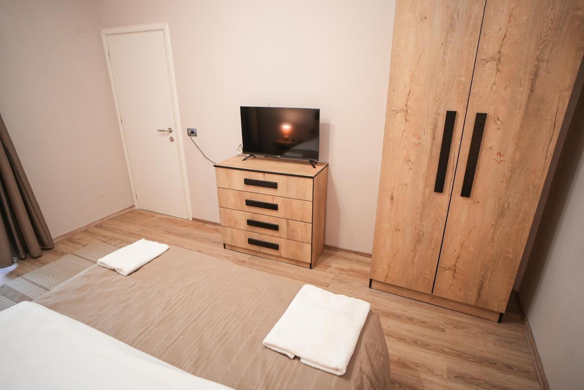 Grandpa House - App.3 Apartment Tiranë Ngoại thất bức ảnh